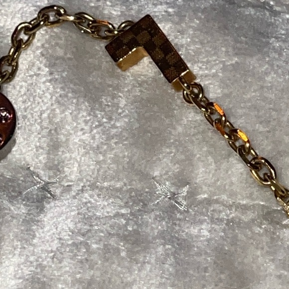 Authentic RARE Louis Vuitton necklace great condition comes with box n dust bag - Picture 14 of 14